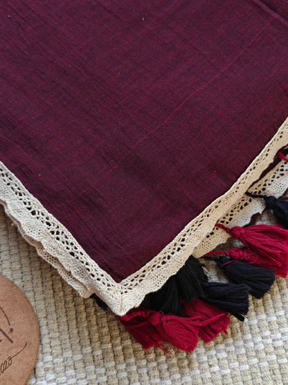 Bordeaux Dainty Lace Reverie