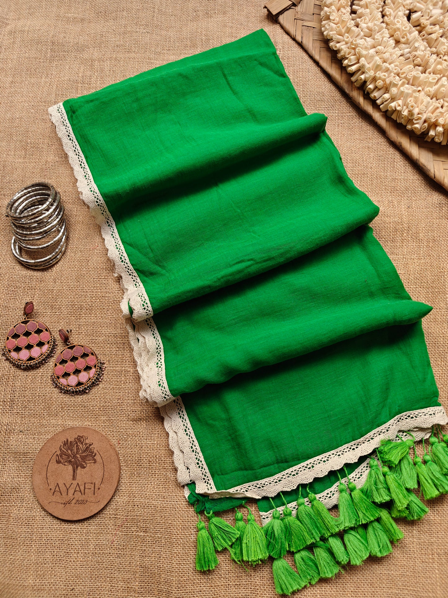 Pine Dainty Lace Reverie