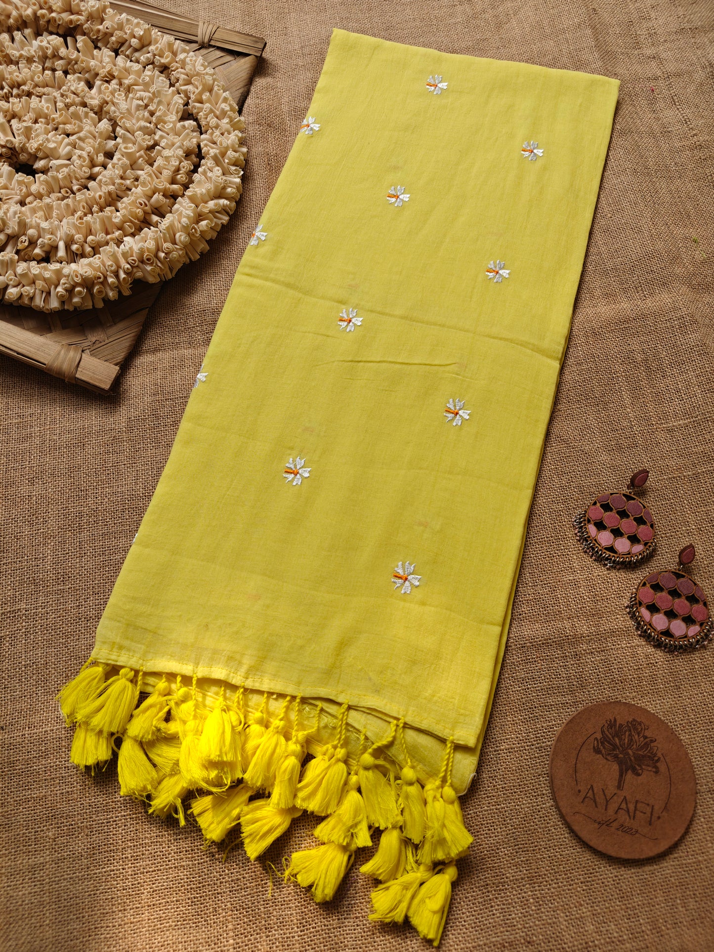 Light Yellow Flora